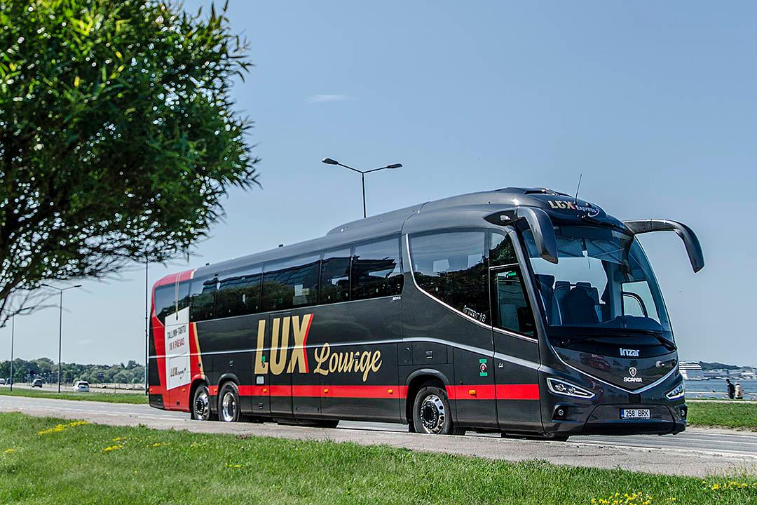 Lux Express Lounge coach