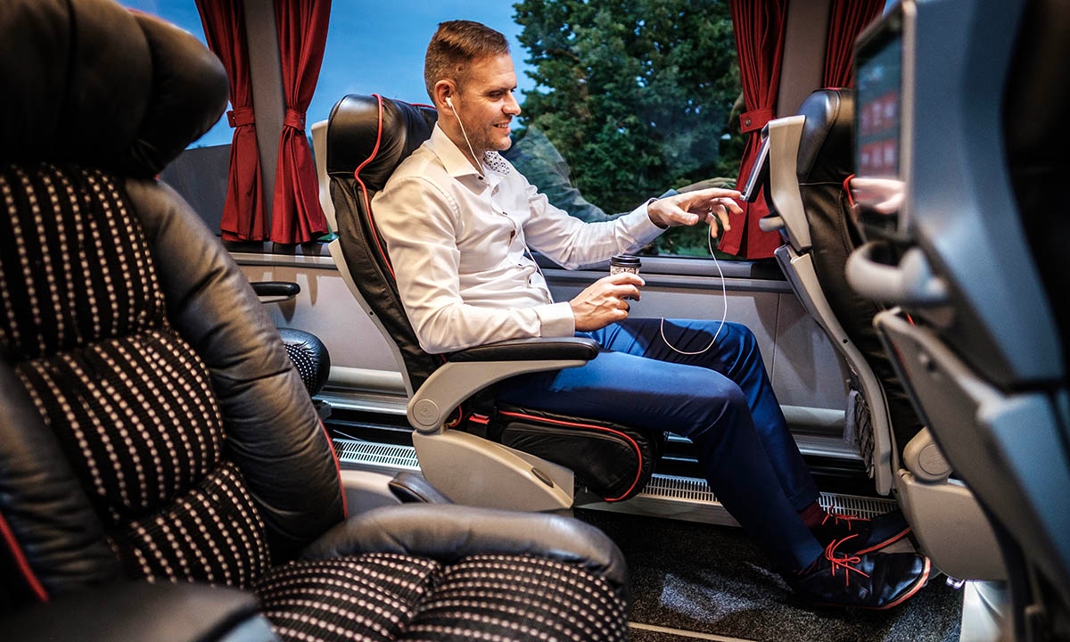 Увеличенное пространство для ног в автобусах Lux Express Lounge